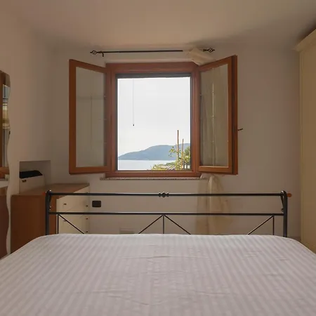 Capo D'arco Il Tuo Rifugio Con Vista Mare Tatil Evi *